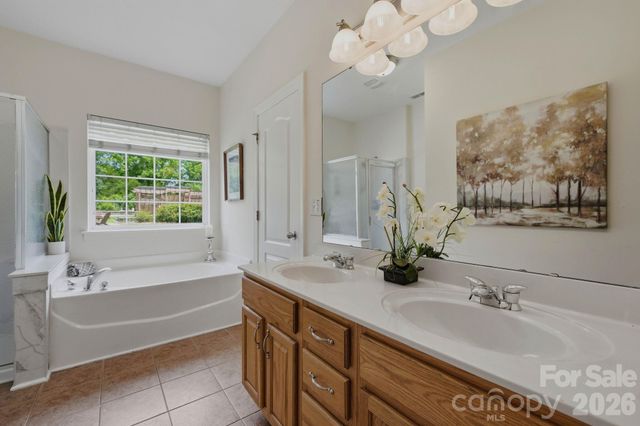 2721 Liberty Hall Court, Waxhaw, NC 28173