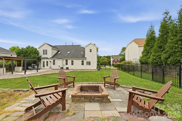 2721 Liberty Hall Court, Waxhaw, NC 28173