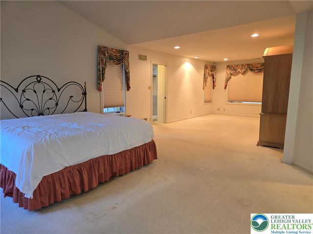 2834 Sheffield Drive, Lower Macungie Twp, PA 18049