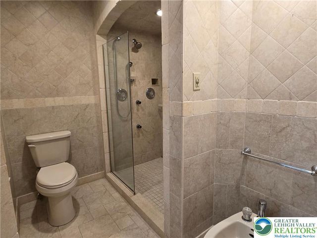 2834 Sheffield Drive, Lower Macungie Twp, PA 18049