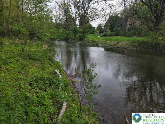 2834 Sheffield Drive, Lower Macungie Twp, PA 18049