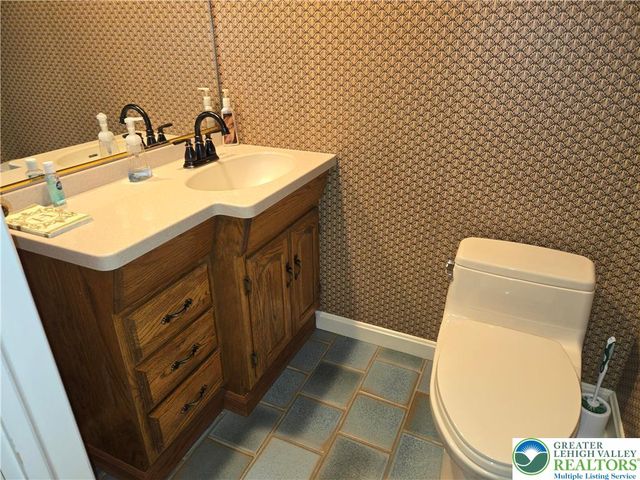 2834 Sheffield Drive, Lower Macungie Twp, PA 18049