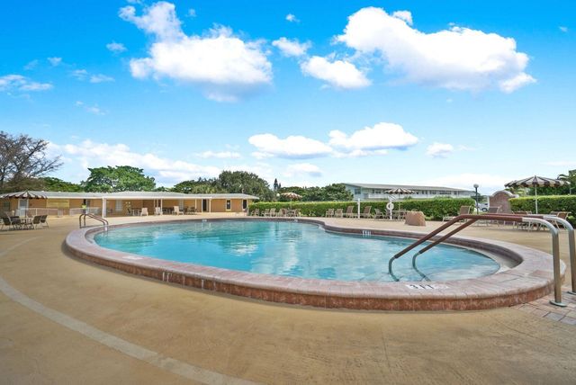 253 NORTHAMPTON M, West Palm Beach, FL 33417