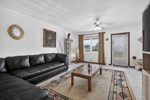 253 NORTHAMPTON M, West Palm Beach, FL 33417