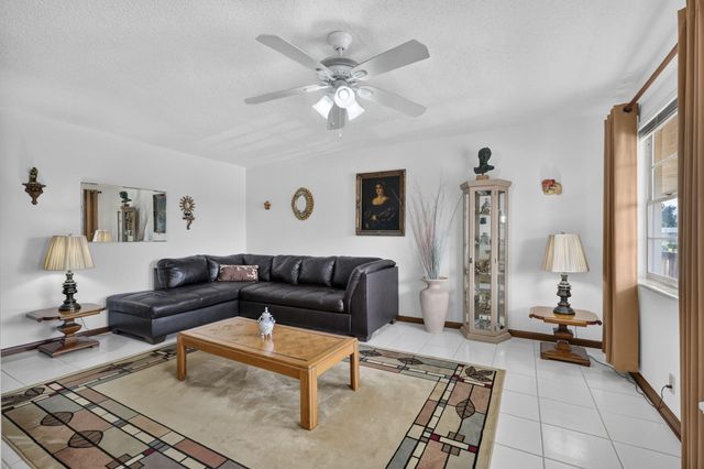 253 NORTHAMPTON M, West Palm Beach, FL 33417