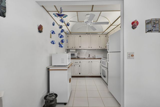 253 NORTHAMPTON M, West Palm Beach, FL 33417
