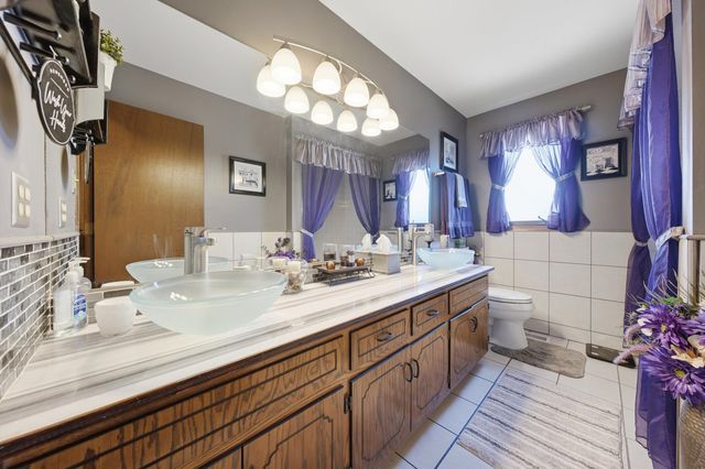 16042 85th Court, Tinley Park, IL 60487