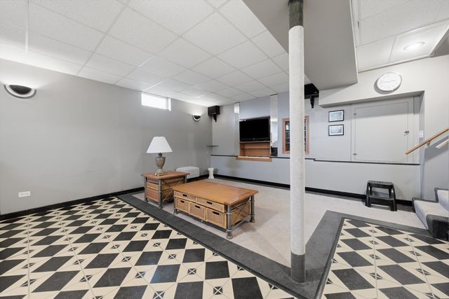 16042 85th Court, Tinley Park, IL 60487