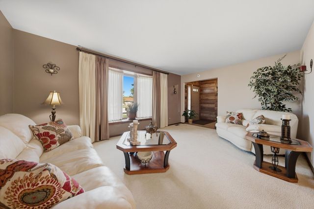 16042 85th Court, Tinley Park, IL 60487