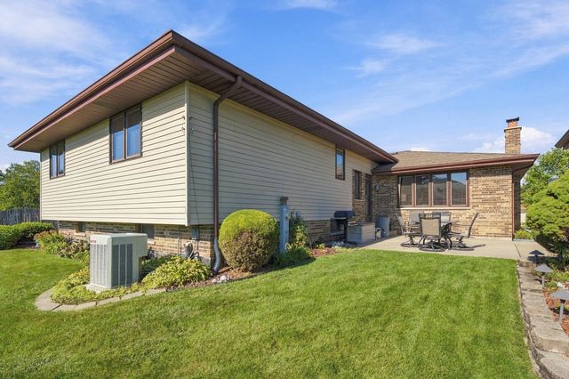 16042 85th Court, Tinley Park, IL 60487