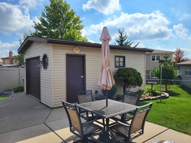 16042 85th Court, Tinley Park, IL 60487