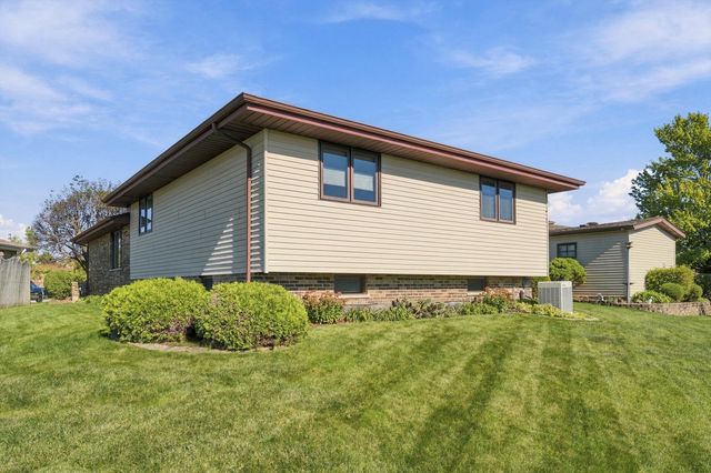 16042 85th Court, Tinley Park, IL 60487