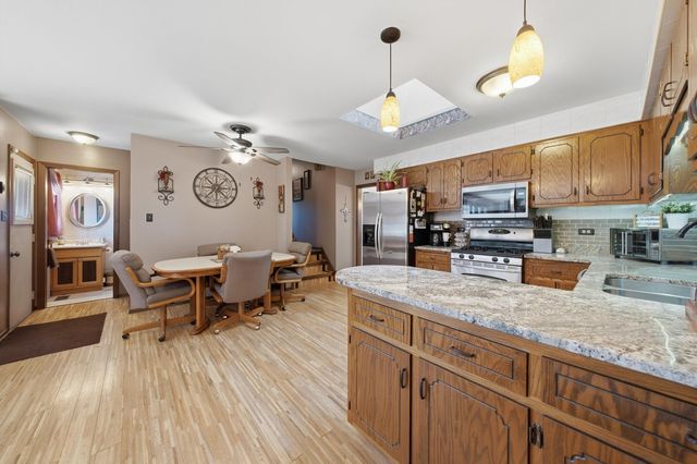 16042 85th Court, Tinley Park, IL 60487