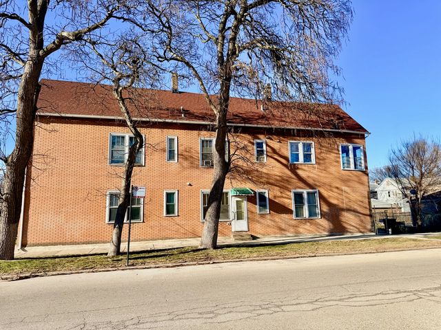 8757 S Marquette Avenue, Chicago, IL 60617