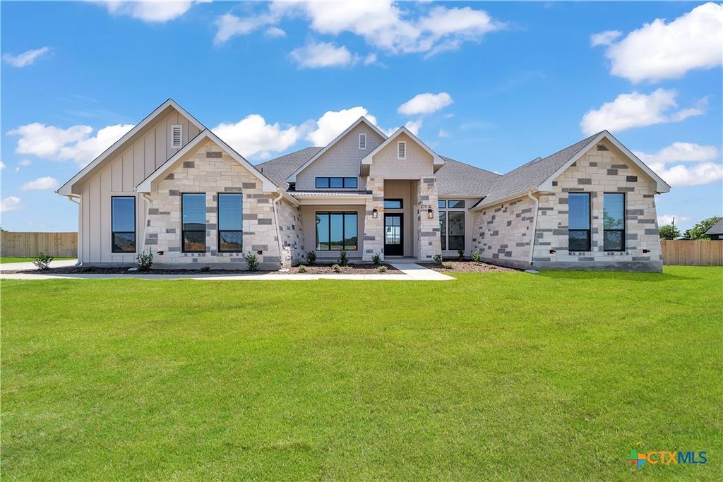 6642 King Oaks Boulevard, Salado, TX 76571