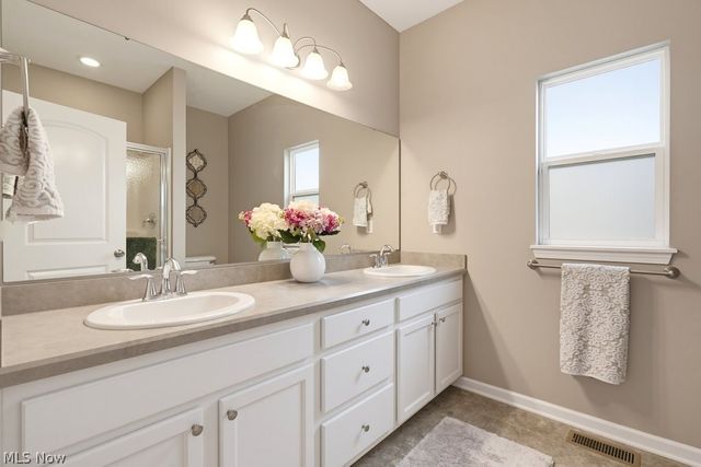 13953 Laurelbrook Oval, Strongsville, OH 44136