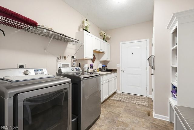 13953 Laurelbrook Oval, Strongsville, OH 44136