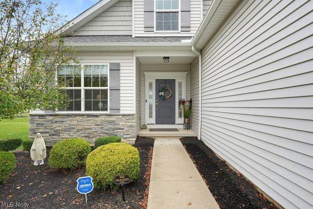 13953 Laurelbrook Oval, Strongsville, OH 44136