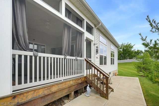 13953 Laurelbrook Oval, Strongsville, OH 44136