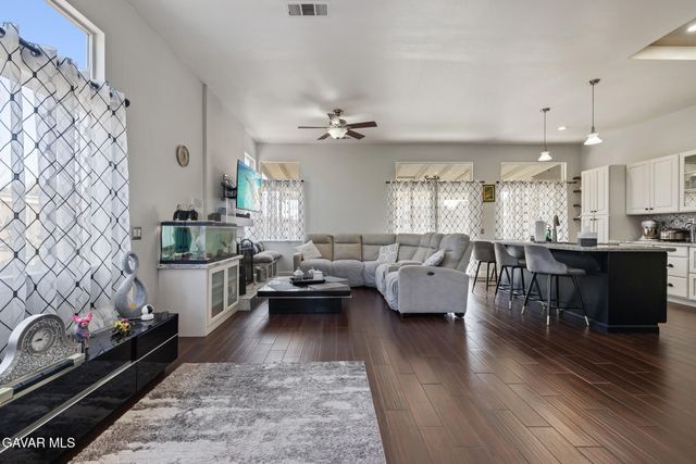 39434 Basalt Court, Palmdale, CA 93551