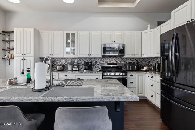 39434 Basalt Court, Palmdale, CA 93551