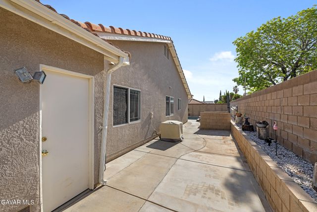 39434 Basalt Court, Palmdale, CA 93551