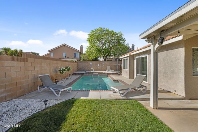 39434 Basalt Court, Palmdale, CA 93551