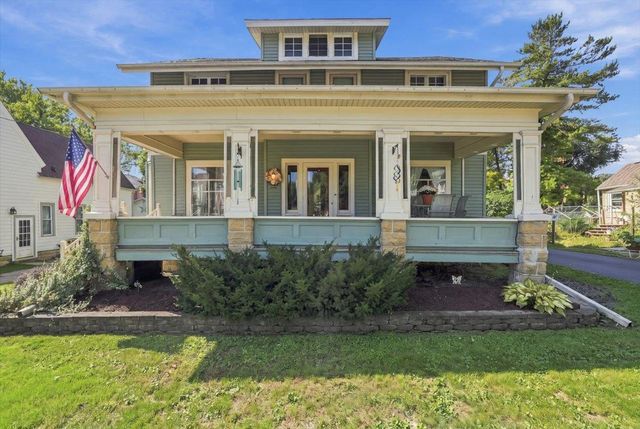 213 W Rollin Street, Edgerton, WI 53534