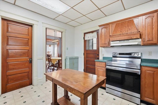 213 W Rollin Street, Edgerton, WI 53534