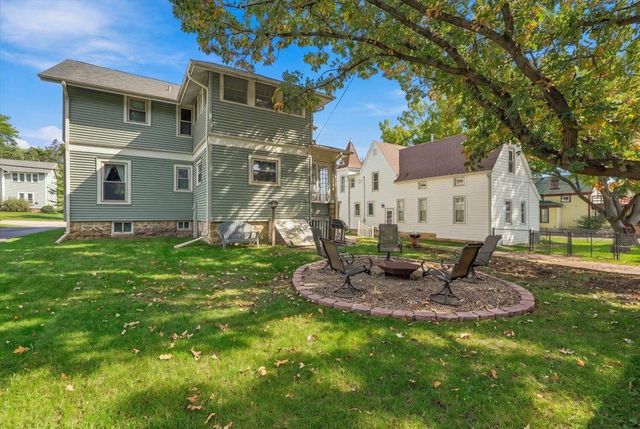 213 W Rollin Street, Edgerton, WI 53534
