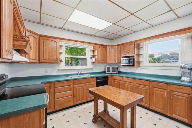 213 W Rollin Street, Edgerton, WI 53534