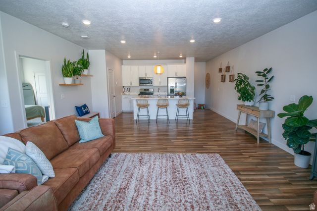 1048 W AZUL MEADOWS WAY, Bluffdale, UT 84065