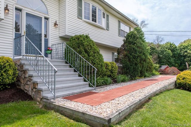 17 Verplanck Avenue, Hopewell Junction, NY 12533