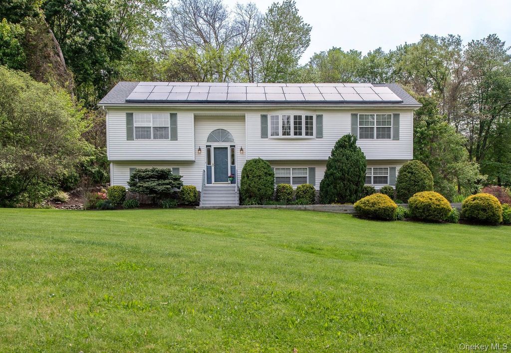 17 Verplanck Avenue, Hopewell Junction, NY 12533