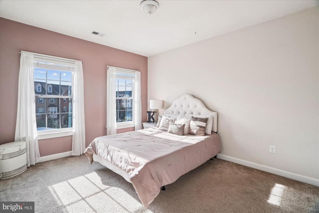 5437 STREAM BANK LN, Greenbelt, MD 20770