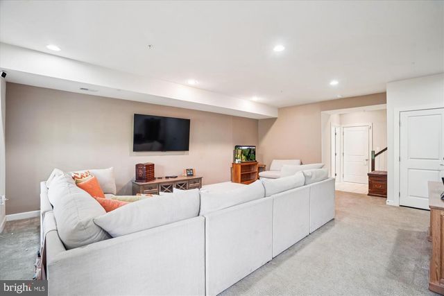 5437 STREAM BANK LN, Greenbelt, MD 20770