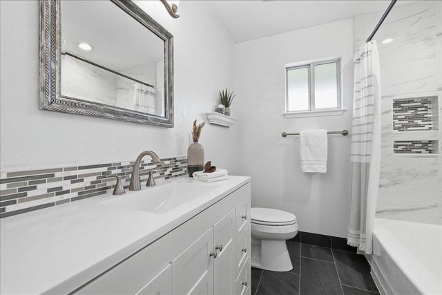 5637 Kiva Dr, Carmichael, CA 95608