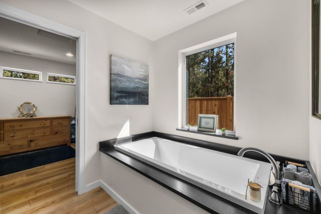 15943 Cascade Lane, La Pine, OR 97739