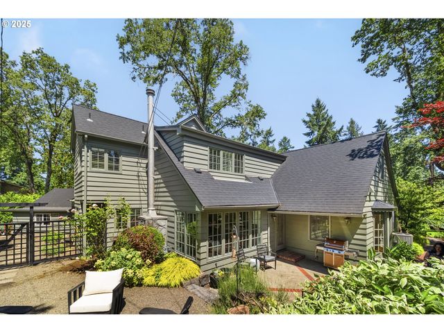 1318 Horseshoe Curve, Lake Oswego, OR 97034