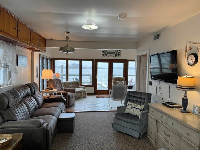 2807 Barrett Road, Rochester, IN 46975