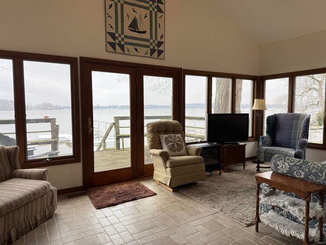 2807 Barrett Road, Rochester, IN 46975