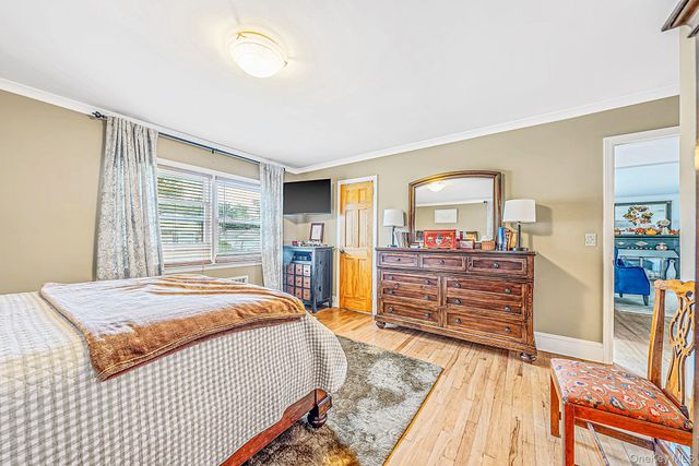 20 Argonne Place, Massapequa, NY 11758