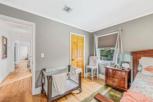 20 Argonne Place, Massapequa, NY 11758
