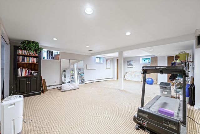 20 Argonne Place, Massapequa, NY 11758