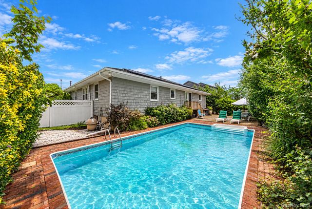 20 Argonne Place, Massapequa, NY 11758