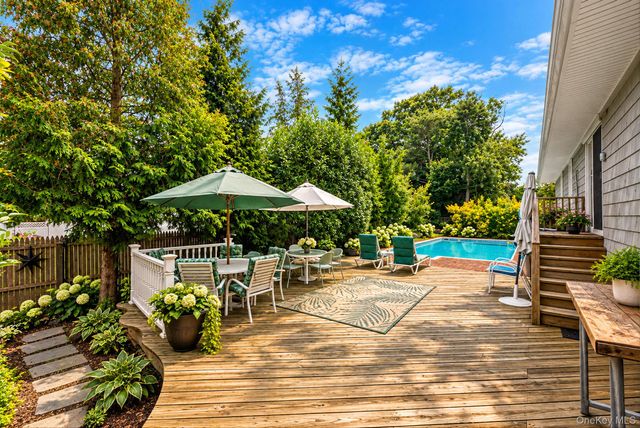 20 Argonne Place, Massapequa, NY 11758