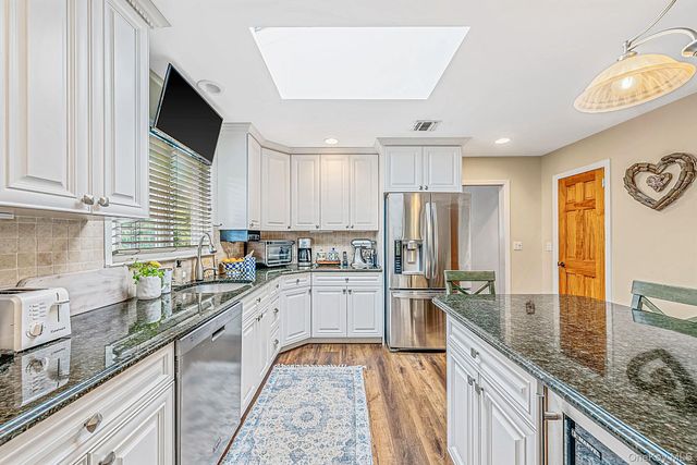 20 Argonne Place, Massapequa, NY 11758