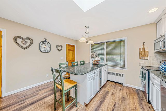 20 Argonne Place, Massapequa, NY 11758