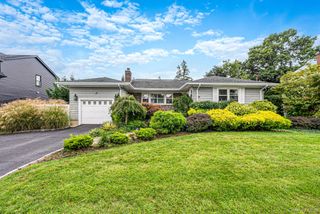 20 Argonne Place, Massapequa, NY 11758