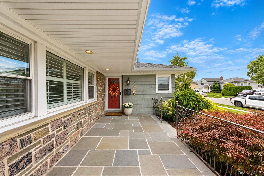 20 Argonne Place, Massapequa, NY 11758 — photo 3